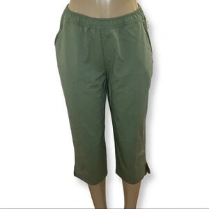 Emily Daniels Crop Pants Size Medium NWT